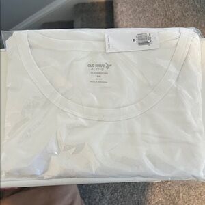 NWT Old Navy Women's White Cloudmotion Short Sleeve Tunic